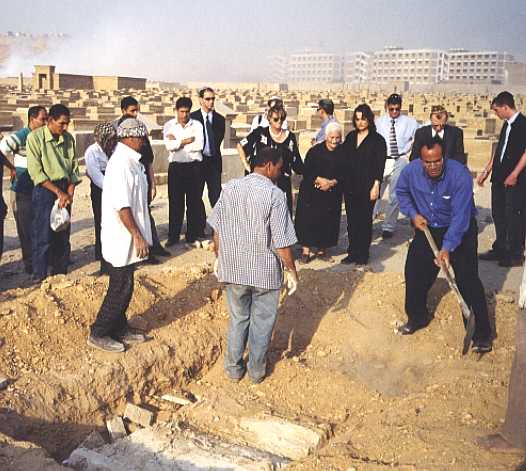 Robert Nahman's burial at Bassatine Cemetery