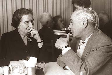 Golda Meir, Pinhas Lavon